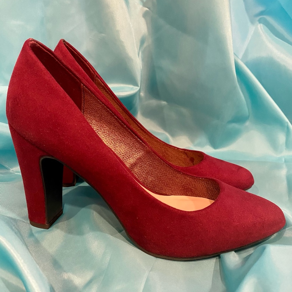 Fergalicious Maroon Suede heels